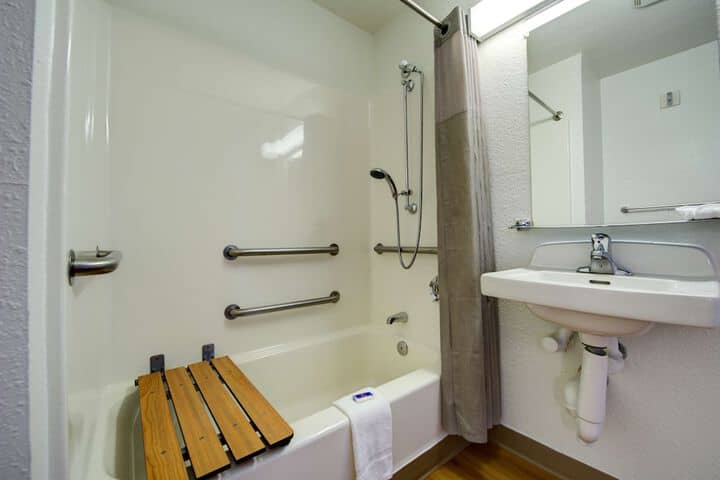 Room 20 of 33